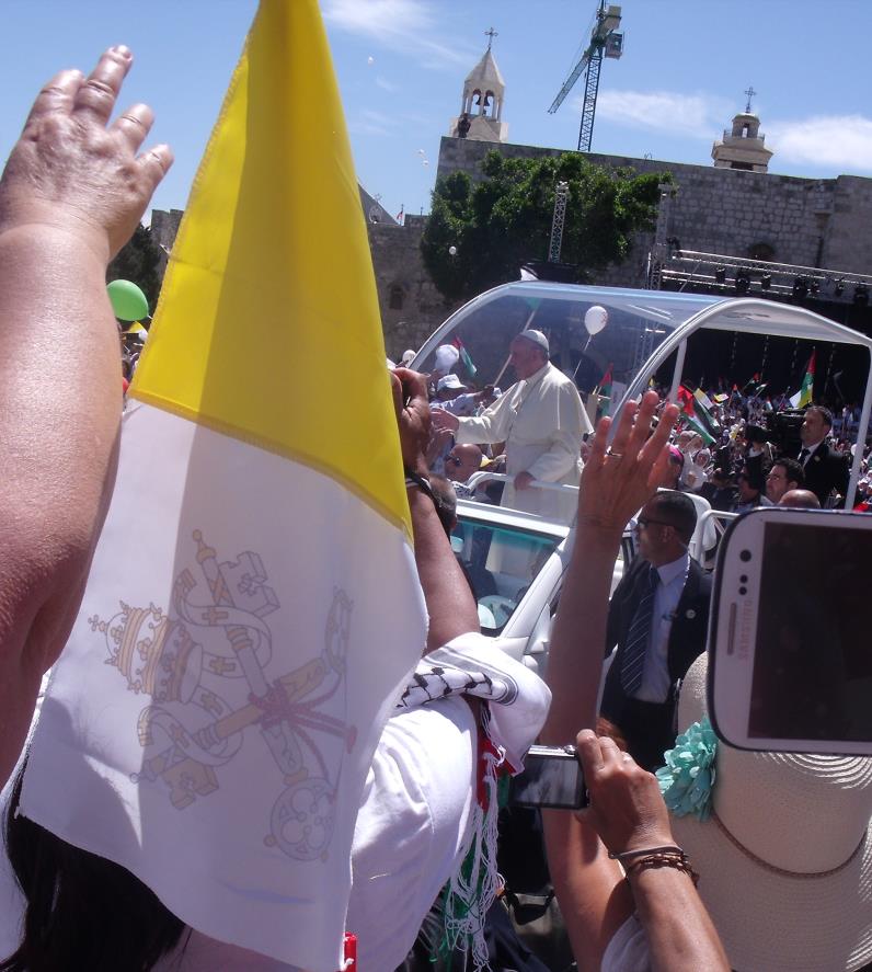 Pape François dans la Papamobile