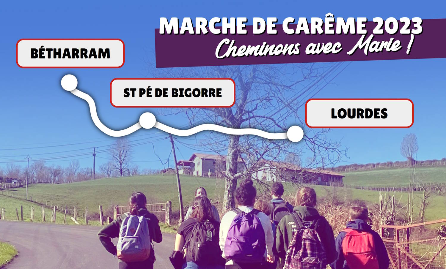 groupe de jeunes qui marche sur une route de campagne, jeunes vue de dos